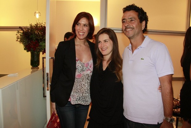 Maria Clara Gueiros, Alessandra Maestrini e Marcos Palmeira em inauguração de clínica no Rio (Foto: Isac Luz / EGO)