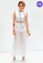 Look do dia: Kristen Stewart aposta no branco em desfile da Chanel