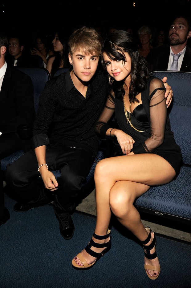Justin Bieber e Selena Gomez em premiação nos Estados Unidos em 2013 (Foto: Getty Images)