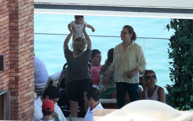 Shakira, o filho Milan e família em hotel no Rio de Janeiro (Foto: Wallace Barbosa/AgNews)