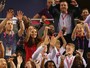 Príncipe William e Kate Middleton fazem a 'ola' nos jogos paralímpicos