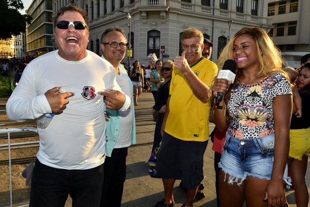 Cariúcha visita o Boulevard Olímpico, no Rio (Foto: Roberto Teixeira/EGO)