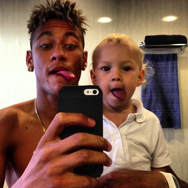 Neymar posta foto com o filho (Foto: Instagram / Reprodução)