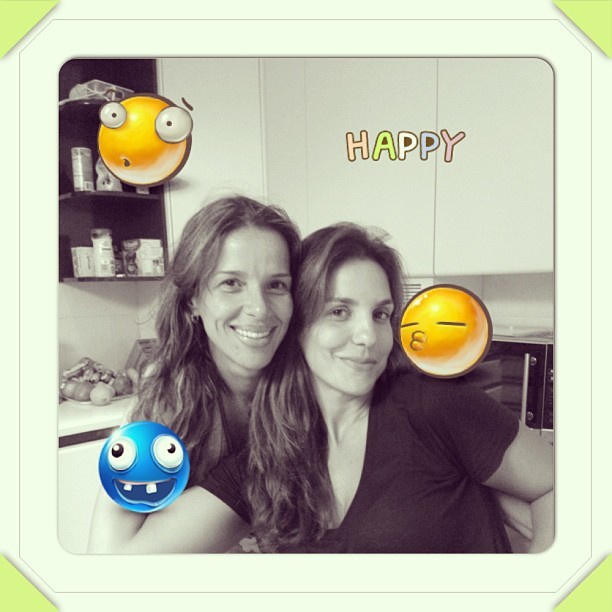 Ivete Sangalo posa com a irmã mais nova (Foto: Instagram)