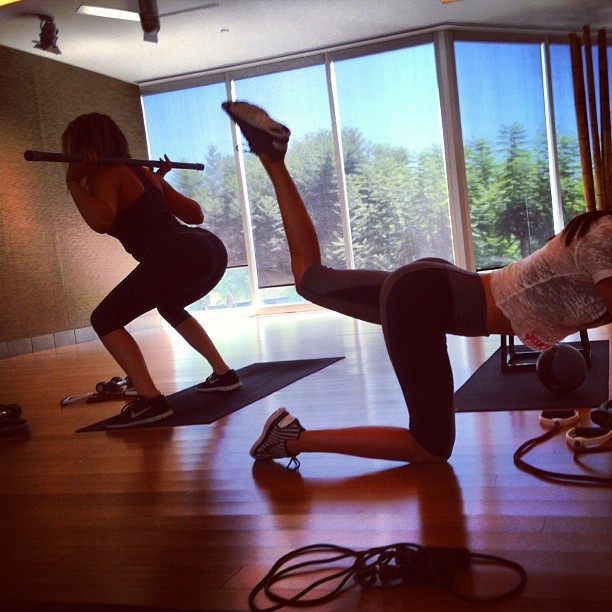 Khloe Kardashian e Kendall Jenner (Foto: Instagram / Reprodução)