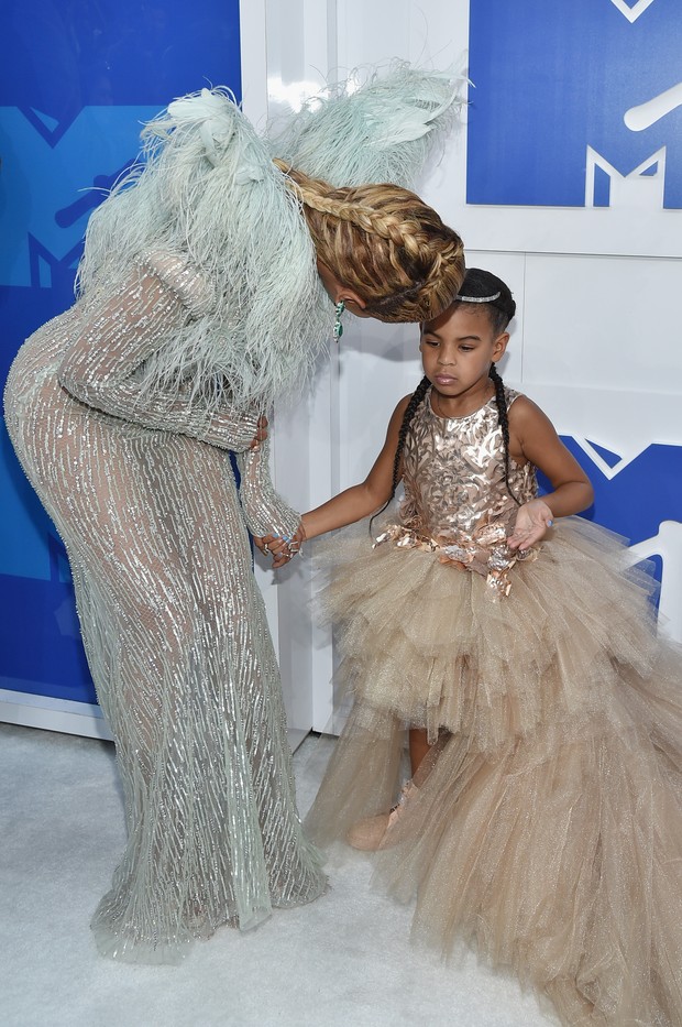 Beyonce e a filha Blue Ivy Carter no VMA 2016 (Foto: Getty Image)