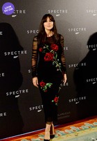 Look do dia: Monica Bellucci arrasa em première de '007 contra Spectre'