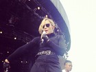 Madonna sobe ao palco para passar o som e empolga fãs em São Paulo