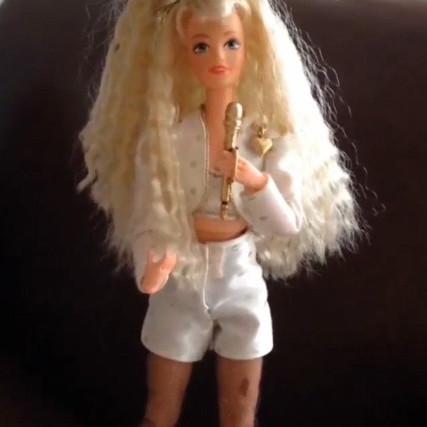 Angélica posta video de sua boneca cantando Ivete Sangalo (Foto: Instagram / Reprodução)