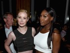 Serena Williams deixa barriga à mostra e Iggy Azalea usa look justo em festa