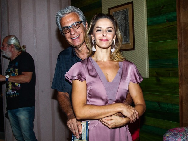 Bianca Rinaldi com o marido, Eduardo Menga, em estreia de peça em São Paulo (Foto: Manuela Scarpa e Marcos Ribas/ Foto Rio News)