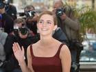 Com look curtinho, Emma Watson lança novo filme em Cannes