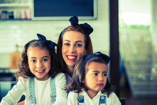 Tânia Khallil com as filhas, Isabela e Laura (Foto: Divulgação)