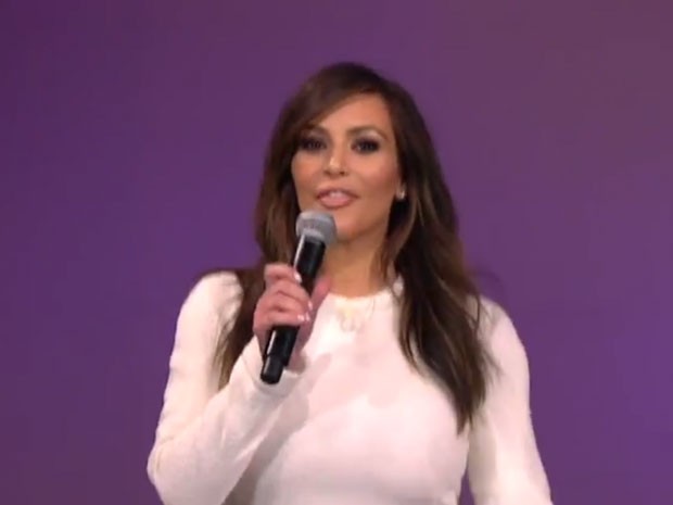 Kim Kardashian no programa de Jay Leno (Foto: Reprodução)
