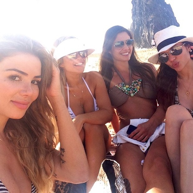 Maria Melilo em Noronha com as amigas (Foto: Reprodução do Instagram)