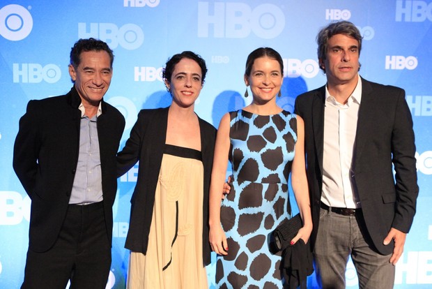 Claudia Abreu com o marido e mais famosos vão a festa da HBO no MAM (Foto: Isac Luz / EGO)