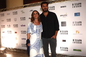 Vanessa Lóes e Thiago Lacerda na pré-estreia de O tempo e o vento (Foto: Iwi Onodera / EGO)