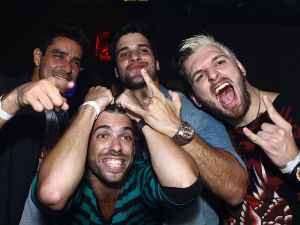 Ex-BBBs Diego, Maumau, Marcello e Cássio em festa no Rio (Foto: Raphael Mesquita/ Divulgação)