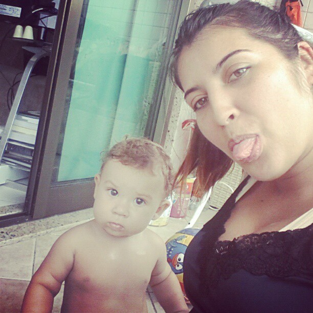 Priscila Pires com o filho Gabriel (Foto: Instagram / Reprodução)