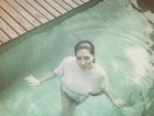 Cleo Pires posa na piscina para Rômulo Neto: 'Sessão dele'