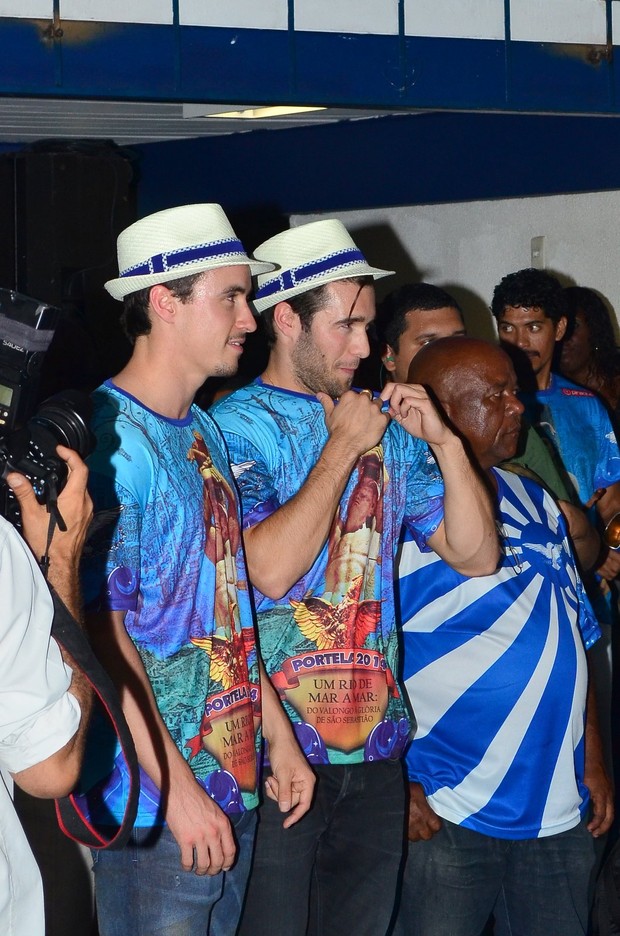 Joshua Bowman samba na Portela (Foto: WILLIAM ODA FOTO/FOTO RIO NEWS)