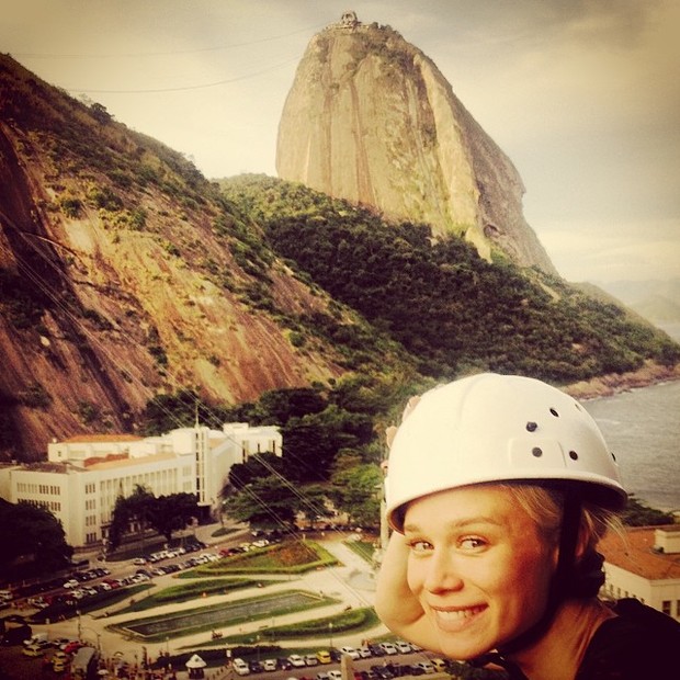 Mariana Ximenes faz escalada no Rio (Foto: Reprodução/Instagram)