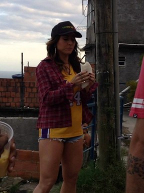 Sabrina Sato no Morro do Vidigal, na Zona Sul do Rio (Foto: Facebook/ Reprodução)