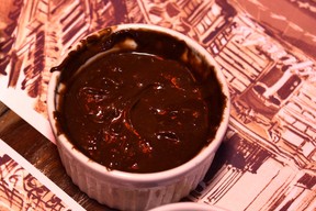 Suflê de chocolate - receita de sobremesa Antônia Fontenelle (Foto: Roberto Teixeira/EGO)