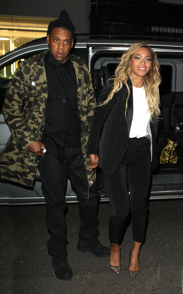 Jay-Z e Beyoncé vão a clube após show em Londres (Foto: AKM-GSI)