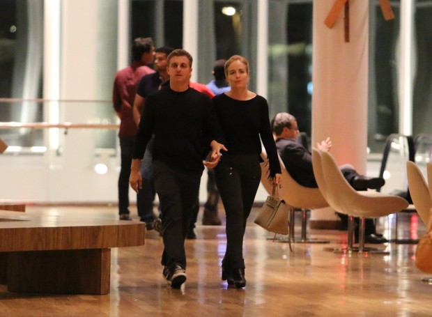 Angélica e Luciano Huck vão ao cinema (Foto: AgNews  / Divulgação)