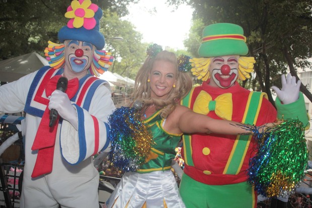 Carla Perez no carnaval de Salvador (Foto: Wallace Barbosa e JC Pereira e Vinicius Eduardo/AgNews)