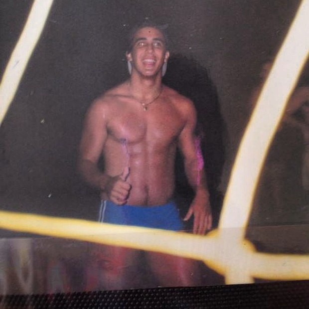 André Marques em foto de quando tinha 18 anos (Foto: Instagram/ Reprodução)