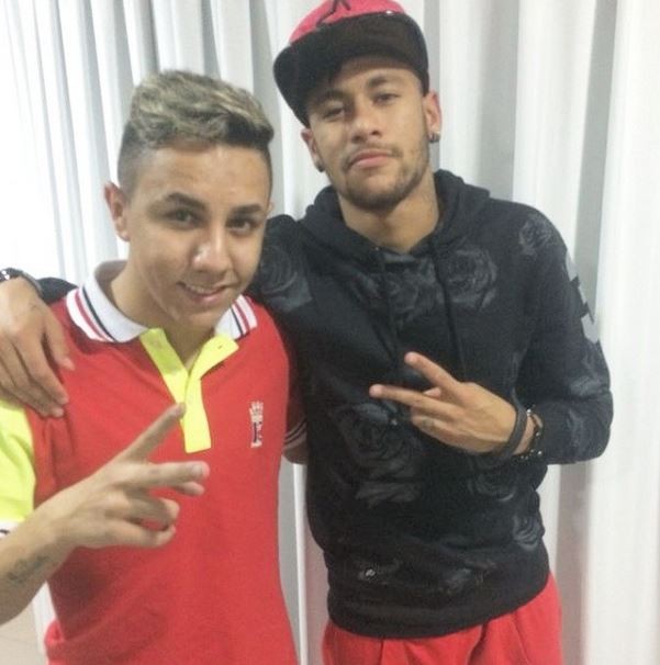 Neymar e fã (Foto: Instagram / Reprodução)