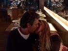 João Kléber posta foto de beijo em Dani Sperle: 'Noite deliciosa!'