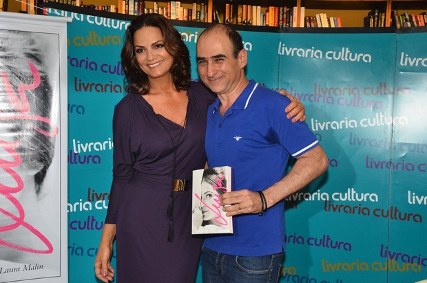 Luíza Brunet e Amir Slama em lançamento de livro (Foto: Caio Duran / AgNews)