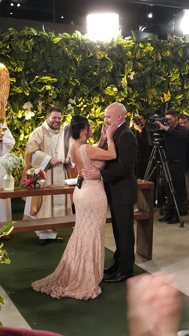 Gretchen e Carlos Marques se casam (Foto: EGO)