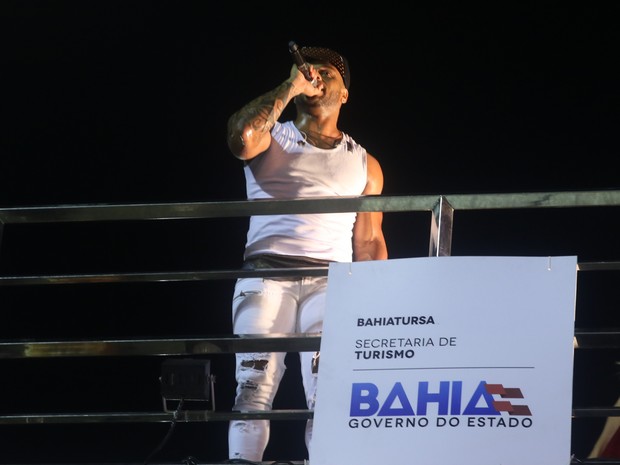 Tony Salles em show em Salvador, na Bahia (Foto: Thiago Duran e Fabio Moreno/ Ag. News)