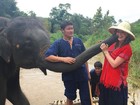 Marina Ruy Barbosa anda de elefante na Tailândia: 'Imagina alguém feliz'