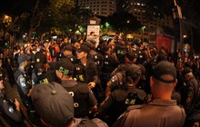 Manifestantes causam tumulto na abertura do Festival do Rio