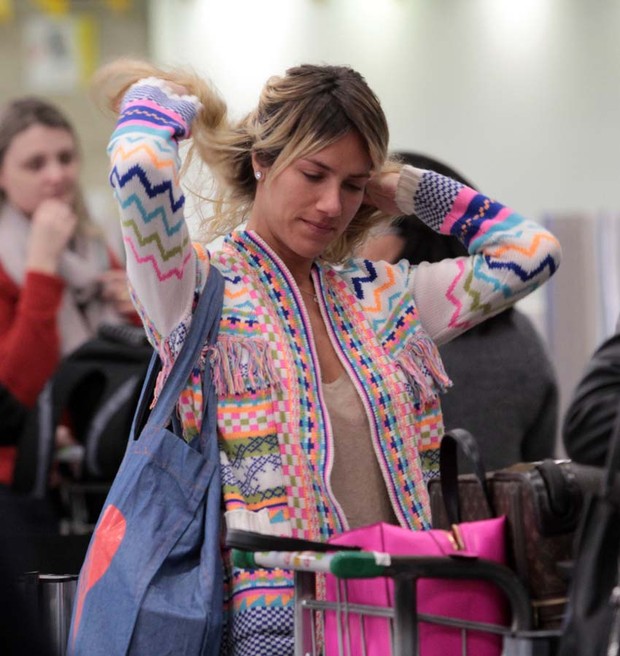 Giovanna Ewbank no aeroporto de Congonhas (Foto: Orlando Oliveira / AgNews)