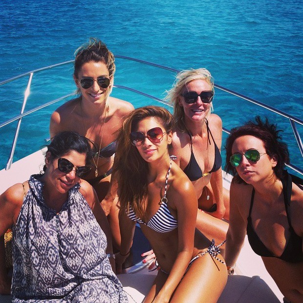 Nicole Scherzinger com amigos em Ibiza, na Espanha (Foto: Instagram/ Reprodução)