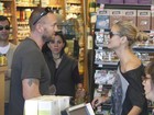 Heidi Klum vai ao supermercado com namorado