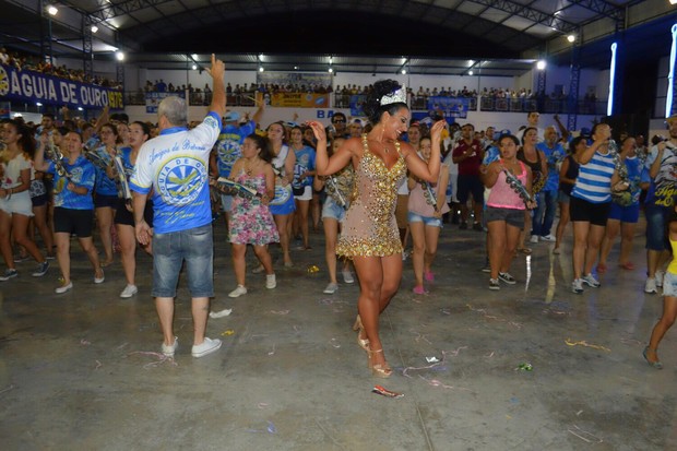 Cinthia Santos, rainha de bateria da Àguias de Ouro (Foto: Bety Trindade/EGO)