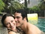 Paula Braun e Mateus Solano namoram em tarde de chuva de verão