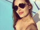 Yasmin Brunet faz selfie com biquíni de oncinha: 'Vida de sereia'