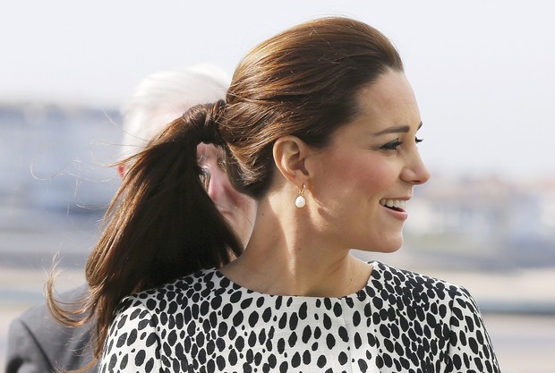  Kate Middleton visita galeria de arte (Foto: Reuters)