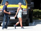 Britney Spears exibe celulites na coxa ao deixar academia