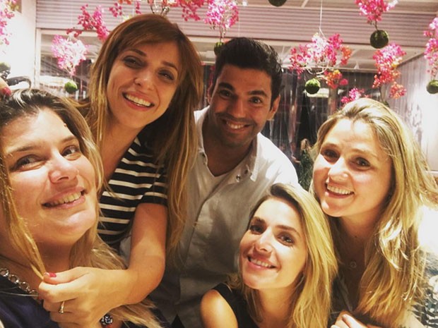 Mariana Nogueira, Julia Rabello, Felipe Bronze, Monique Alfradique e Marcella Bordallo (Foto: Instagram/ Reprodução)