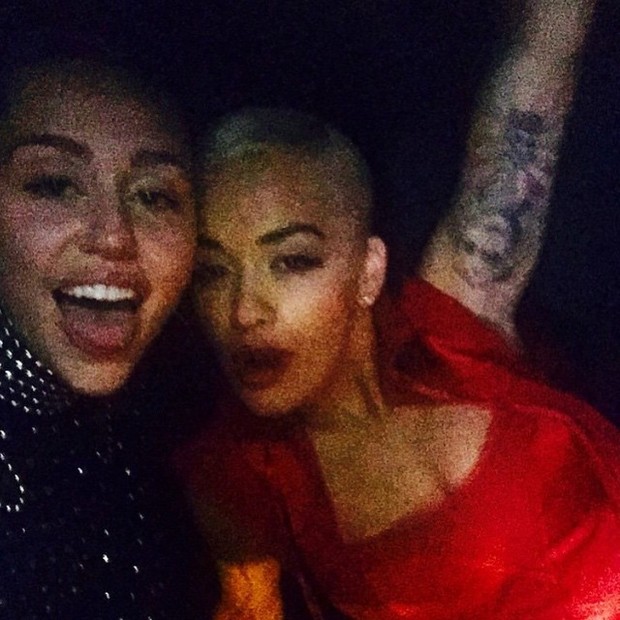 Miley Cyrus e Rita Ora (Foto: Instagram / Reprodução)