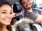 Carol Nakamura e Sidney Sampaio adotam cachorrinha